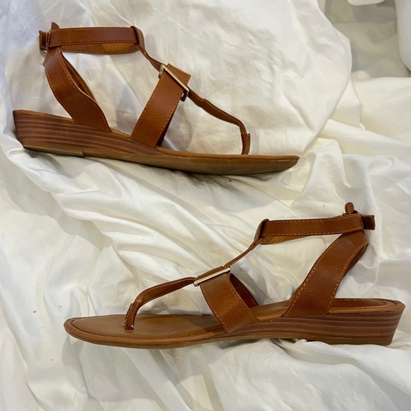 EUROSOFT Brown Strappy Sandals - Picture 1 of 3